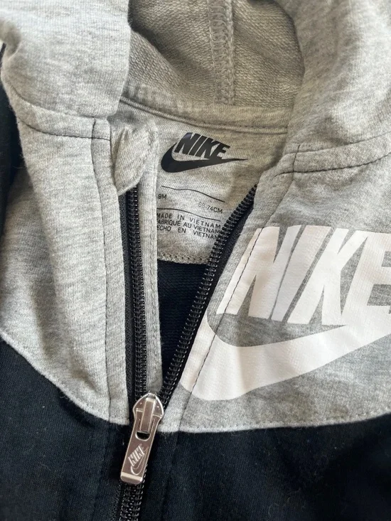 Nike sleeper. - Picture 2 of 2